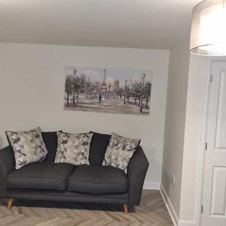 מנספילד 26 Lindhurst Way West מראה חיצוני תמונה