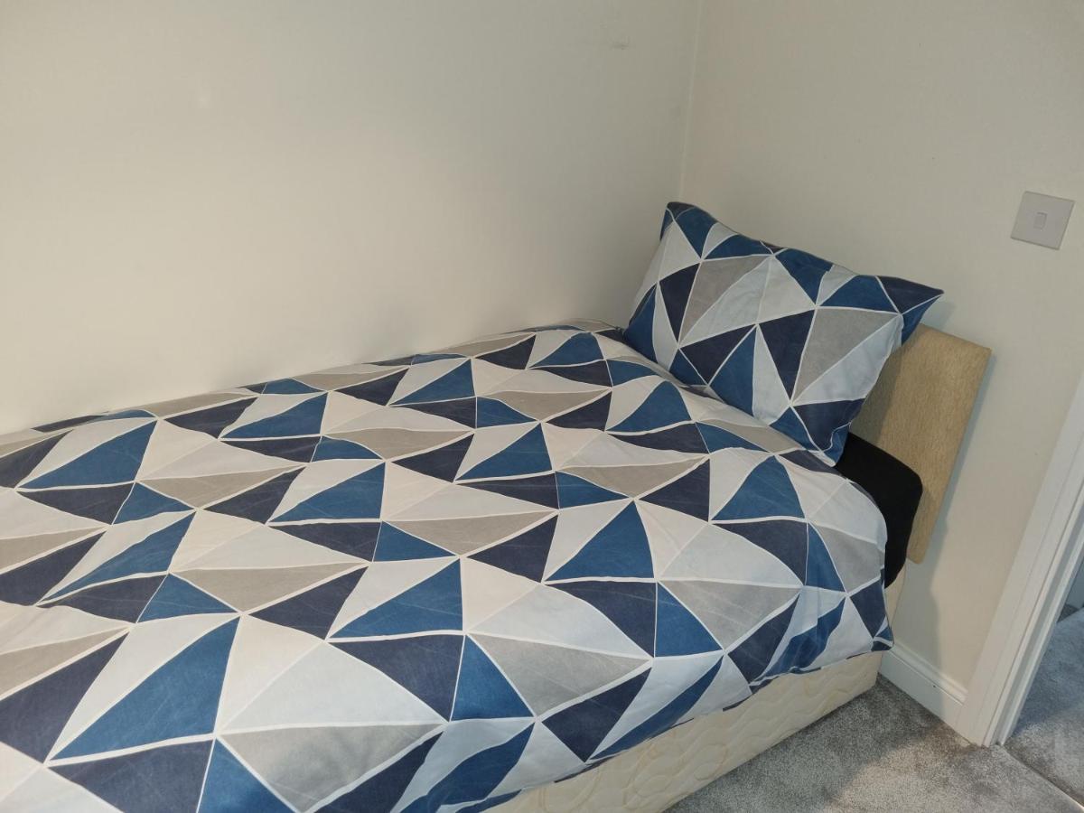 מנספילד 26 Lindhurst Way West מראה חיצוני תמונה