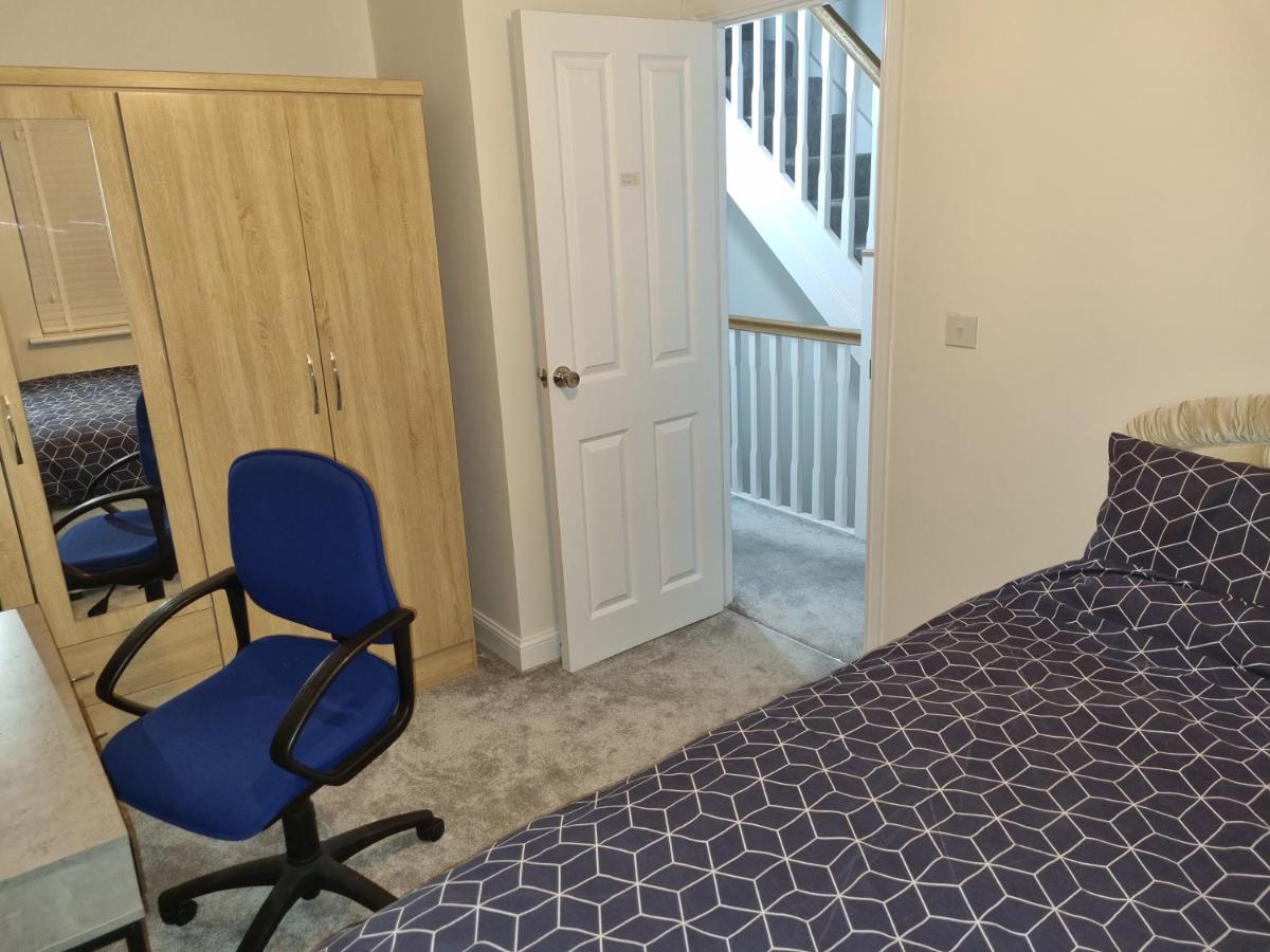 מנספילד 26 Lindhurst Way West מראה חיצוני תמונה